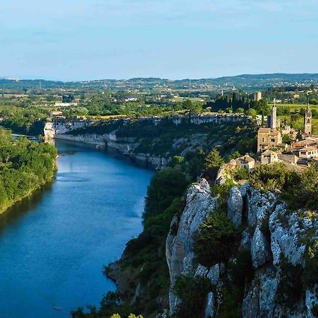 Appartement Neuf Avec Spa Saint-Martin-dʼArdèche Exteriér fotografie