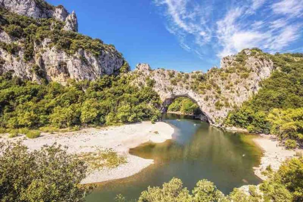 Appartement Neuf Avec Spa Saint-Martin-dʼArdèche Exteriér fotografie