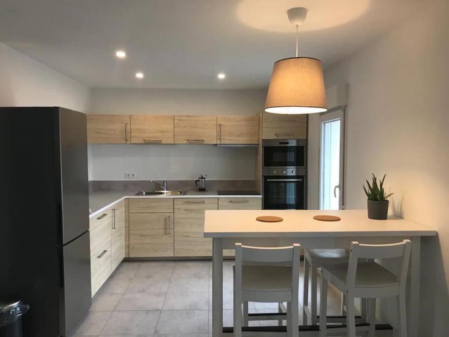 Appartement Neuf Avec Spa Saint-Martin-dʼArdèche Exteriér fotografie
